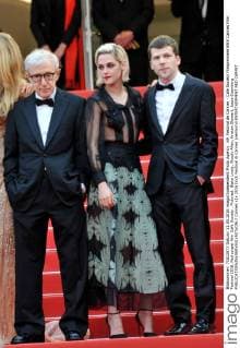69. Festival de Cannes - Cafe Society Filmpremiere 69th Cannes Film Festival 2016, Red carpet film Cafe Society . Pictured: Blake Lively, Woody Allen, Kristen Stewart, Jesse Eisenberg  Cannes