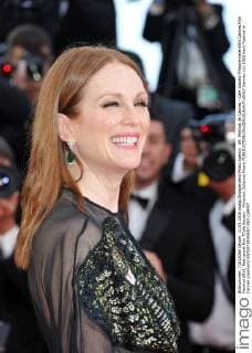 69. Festival de Cannes - Cafe Society Filmpremiere 69th Cannes Film Festival 2016, Red carpet film TCafe Society . Pictured: Julianne Moore  Cannes