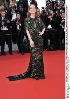 69. Festival de Cannes - Cafe Society Filmpremiere 69th Cannes Film Festival 2016, Red carpet film TCafe Society . Pictured: Julianne Moore  Cannes