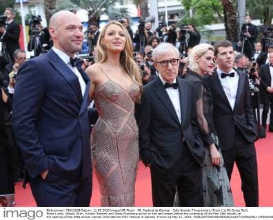 69. Festival de Cannes - Cafe Society Filmpremiere (From L to R) Corey Stoll, Blake Lively, Woody Allen, Kristen Stewart and Jesse Eisenberg arrive on the red carpet before the screening of the film Cafe Society at the opening of the 69th annual Cannes International Film Festival in Cannes, France on May 11, 2016.  CAN20160511828 DAVIDxSILPA