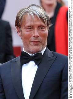 69. Festival de Cannes - Cafe Society Filmpremiere Mads Mikkelsen arrives on the steps of the Palais des Festivals before the screening of the film Cafe Society at the opening of the 69th annual Cannes International Film Festival in Cannes, France on May 11, 2016.  CAN20160511837 DAVIDxSILPA