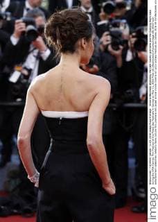 Victoria Beckham attending the Cafe Society premiere and the Opening Night Gala during the 69th Cannes Film Festival at the Palais des Festivals in Cannes on May 11, 2016 Foto:xD.xBedrosianx xFuturexImage