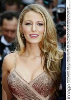 Blake Lively attending the Cafe Society premiere and the Opening Night Gala during the 69th Cannes Film Festival at the Palais des Festivals in Cannes on May 11, 2016 Foto:xD.xBedrosianx xFuturexImage