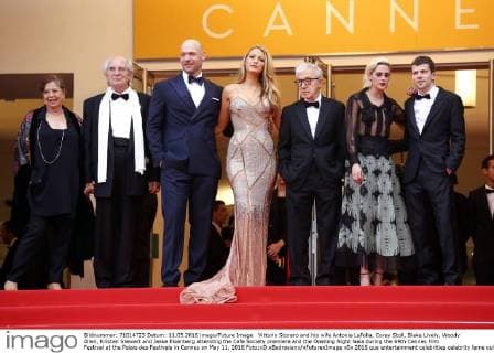 Vittorio Storaro and his wife Antonia LaFolla, Corey Stoll, Blake Lively, Woody Allen, Kristen Stewart and Jesse Eisenberg attending the Cafe Society premiere and the Opening Night Gala during the 69th Cannes Film Festival at the Palais des Festivals in Cannes on May 11, 2016 Foto:xD.xBedrosianx xFuturexImage