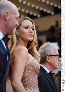 207499 Serge Arnal Starface 2016-05-11 France 69th Annual Cannes Film Festival. Opening. Red Carpet of Cafe Society . 69ème Festival International du film de Cannes. Ouverture. Montée des marches du film Cafe Society . Lively, Blake  Copyright: xSergexArnalx xStarfacex STAR_207499_072