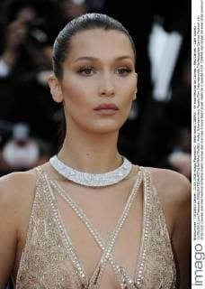 Bella Hadid CINEMA : 69 eme Festival de Cannes - Red Carpet - Cafe Society - 11 05 2016 LoicThebaudx 