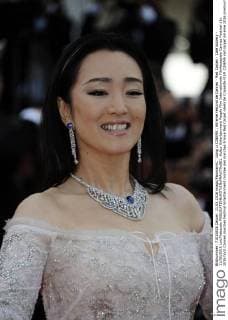Gong Li CINEMA : 69 eme Festival de Cannes - Red Carpet - Cafe Society - 11 05 2016 LoicThebaudx 