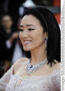 Gong Li CINEMA : 69 eme Festival de Cannes - Red Carpet - Cafe Society - 11 05 2016 LoicThebaudx 