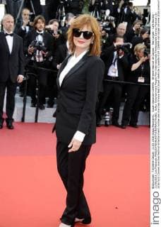Susan Sarandon CINEMA : 69 eme Festival de Cannes - Red Carpet - Cafe Society - 11 05 2016 LoicThebaudx 