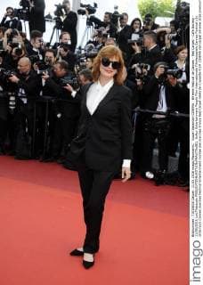 Susan Sarandon CINEMA : 69 eme Festival de Cannes - Red Carpet - Cafe Society - 11 05 2016 LoicThebaudx 