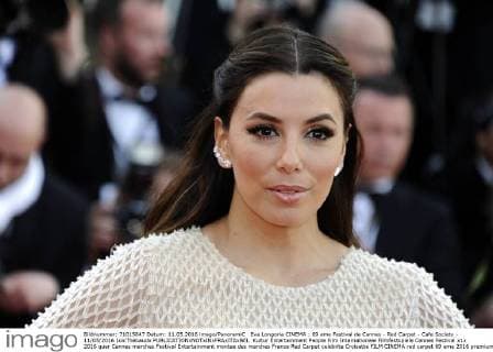 Eva Longoria CINEMA : 69 eme Festival de Cannes - Red Carpet - Cafe Society - 11 05 2016 LoicThebaudx 