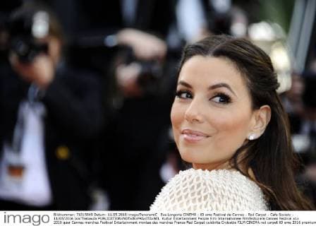 Eva Longoria CINEMA : 69 eme Festival de Cannes - Red Carpet - Cafe Society - 11 05 2016 LoicThebaudx 