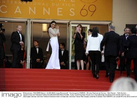 Eva Longoria CINEMA : 69 eme Festival de Cannes - Red Carpet - Cafe Society - 11 05 2016 LoicThebaudx 