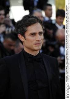 Gael Garcia Bernal CINEMA : 69 eme Festival de Cannes - Red Carpet - Cafe Society - 11 05 2016 LoicThebaudx 