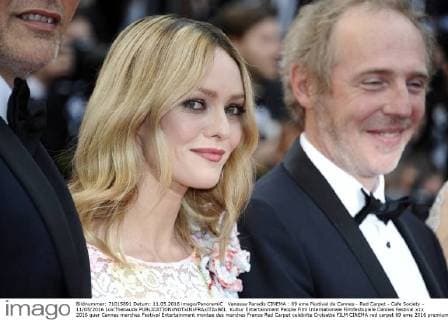Vanessa Paradis CINEMA : 69 eme Festival de Cannes - Red Carpet - Cafe Society - 11 05 2016 LoicThebaudx 