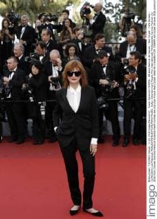 Susan Sarandon CINEMA : 69 eme Festival de Cannes - Red Carpet - Cafe Society - 11 05 2016 LoicThebaudx 