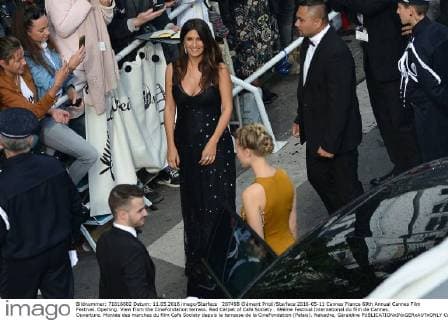 207498 Clément Prioli Starface 2016-05-11 Cannes France 69th Annual Cannes Film Festival. Opening. View from the CineFondation terrass. Red Carpet of Cafe Society . 69ème Festival International du film de Cannes. Ouverture. Montée des marches du film Cafe Society depuis la terrasse de la CineFondation (Palais). Nakache, Géraldine  Copyright: xClémentxPriolix STAR_207498_006