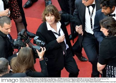 207498 Clément Prioli Starface 2016-05-11 Cannes France 69th Annual Cannes Film Festival. Opening. View from the CineFondation terrass. Red Carpet of Cafe Society . 69ème Festival International du film de Cannes. Ouverture. Montée des marches du film Cafe Society depuis la terrasse de la CineFondation (Palais). Birkin, Jane  Copyright: xClémentxPriolix STAR_207498_017