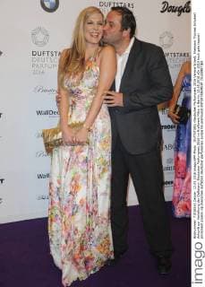 DUFTSTARS -Deutscher Parfumpreis 2016 Verena Wriedt, Ehemann Thomas Schubert Ankunft zur Verleihung der Duftstars- Deutscher Parfumpreis 2016 im Kraftwerk Mitte in Berlin, 12.05.2016