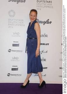 DUFTSTARS -Deutscher Parfumpreis 2016 Jeanette Hain Ankunft zur Verleihung der Duftstars- Deutscher Parfumpreis 2016 im Kraftwerk Mitte in Berlin, 12.05.2016