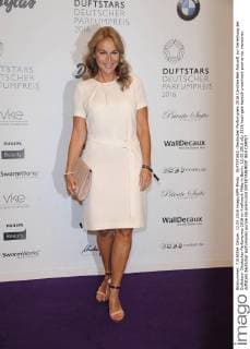 DUFTSTARS -Deutscher Parfumpreis 2016 Caroline Beil Ankunft zur Verleihung der Duftstars- Deutscher Parfumpreis 2016 im Kraftwerk Mitte in Berlin, 12.05.2016