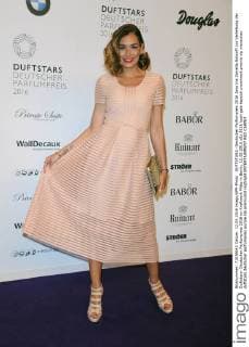 DUFTSTARS -Deutscher Parfumpreis 2016 Jana Ina Zarrella Ankunft zur Verleihung der Duftstars- Deutscher Parfumpreis 2016 im Kraftwerk Mitte in Berlin, 12.05.2016