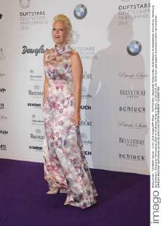 DUFTSTARS -Deutscher Parfumpreis 2016 Barbara Schoeneberger Ankunft zur Verleihung der Duftstars- Deutscher Parfumpreis 2016 im Kraftwerk Mitte in Berlin, 12.05.2016