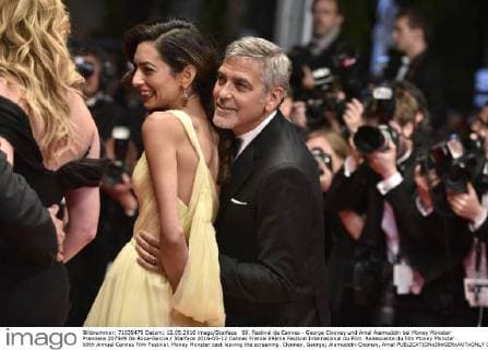 69. Festival de Cannes - George Clooney und Amal Alamuddin bei Money Monster Premiere 207549 De Rosa-Garcia Starface 2016-05-12 Cannes France 69ème Festival International du Film. Redescente du film Money Monster . 69th Annual Cannes Film Festival. Money Monster cast leaving the screening. Clooney, George; Alamuddin-Clooney, Amal  Copyright: xDexRosa-Garciax xStarfacex STAR_207549_027