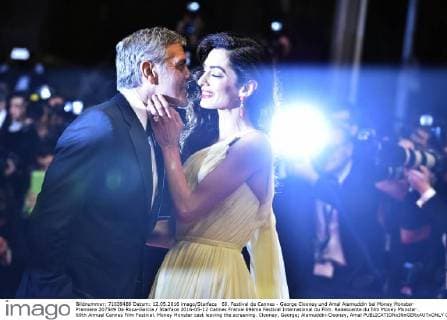 69. Festival de Cannes - George Clooney und Amal Alamuddin bei Money Monster Premiere 207549 De Rosa-Garcia Starface 2016-05-12 Cannes France 69ème Festival International du Film. Redescente du film Money Monster . 69th Annual Cannes Film Festival. Money Monster cast leaving the screening. Clooney, George; Alamuddin-Clooney, Amal  Copyright: xDexRosa-Garciax xStarfacex STAR_207549_035
