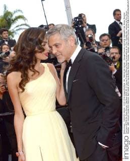 69. Festival de Cannes - George Clooney und Amal Alamuddin bei Money Monster Premiere 207546 De Rosa-Garcia Starface 2016-05-12 Cannes France 69ème Festival International du Film. Montée des marches du film Money Monster . 69th Annual Cannes Film Festival. Red Carpet of the movie Money Monster. Clooney, George; Alamuddin-Clooney, Amal  Copyright: xDexRosa-Garciax xStarfacex STAR_207546_141