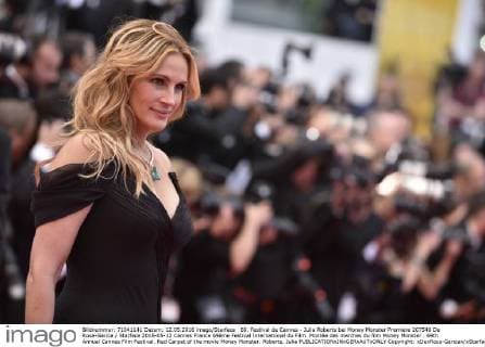 69. Festival de Cannes - Julia Roberts bei Money Monster Premiere 207546 De Rosa-Garcia Starface 2016-05-12 Cannes France 69ème Festival International du Film. Montée des marches du film Money Monster . 69th Annual Cannes Film Festival. Red Carpet of the movie Money Monster. Roberts, Julia  Copyright: xDexRosa-Garciax xStarfacex STAR_207546_229