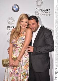 Verena Wriedt und ihr Ehemann Thomas Schubert bei der Verleihung Deutscher Parfumpreis - Duftstars 2016 am 12.05.2016 in Berlin Deutscher Parfumpreis Duftstars 2016 in Berlin 