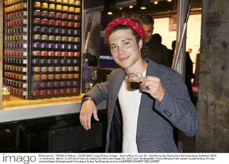Jascha Rust bei der 24. Verleihung des Deutschen Parfumpreises Duftstars 2016 im Kraftwerk. Berlin, 12.05.2016 Foto:xS.xGabschx xFuturexImage