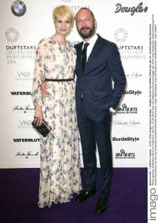 Susann Atwell mit Stefan Niehus bei der 24. Verleihung des Deutschen Parfumpreises Duftstars 2016 im Kraftwerk. Berlin, 12.05.2016 Foto:xS.xGabschx xFuturexImage