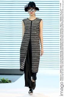 Qingdao Fashion Week - Pozo Modenschau (160513) -- QINGDAO, May 13, 2016 -- A model presents a creation of a fashion brand Pozo during the 16th China (Qingdao) International Fashion Week in Qingdao, east China s Shandong Province, May 13, 2016. ) (mp) CHINA-QINGDAO-FASHION WEEK (CN) ChenxJianli 