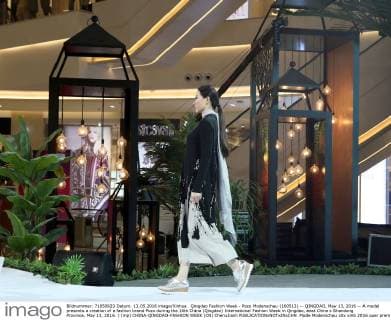 Qingdao Fashion Week - Pozo Modenschau (160513) -- QINGDAO, May 13, 2016 -- A model presents a creation of a fashion brand Pozo during the 16th China (Qingdao) International Fashion Week in Qingdao, east China s Shandong Province, May 13, 2016. ) (mp) CHINA-QINGDAO-FASHION WEEK (CN) ChenxJianli 