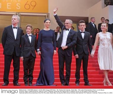 69. Festival de Cannes: Slack Bay - Ma Loute Filmpremiere (From L to R) Bruno Dumont, Raph, Juliette Binoche, Fabrice Luchini, Brandon Lavieville and Valeria Bruni Tedeschi arrive on the steps of the Palais des Festivals before the screening of the film Ma Loute (Slack Bay) during the 69th annual Cannes International Film Festival in Cannes, France on May 13, 2016.  CAN20160513822 DAVIDxSILPA