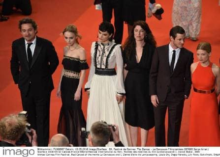 69. Festival de Cannes: The Dancer - La Danseuse Filmpremiere 207600 Serge Arnal Starface 2016-05-13 Cannes France 69ème Festival International du Film. Montée des marches du film La Danseuse et I, Daniel Blake . 69th Annual Cannes Film Festival. Red Carpet of the movie La Danseuse and I, Daniel Blake de Lencquesaing, Louis-Do; Depp-Paradis, Lily Rose; Sokolinski, Stéphanie ( SoKo ); Di Giusto, Stephanie  Copyright: xSergexArnalx xStarfacex STAR_207600_003