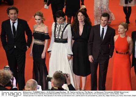69. Festival de Cannes: The Dancer - La Danseuse Filmpremiere 207600 Serge Arnal Starface 2016-05-13 Cannes France 69ème Festival International du Film. Montée des marches du film La Danseuse et I, Daniel Blake . 69th Annual Cannes Film Festival. Red Carpet of the movie La Danseuse and I, Daniel Blake de Lencquesaing, Louis-Do; Depp-Paradis, Lily Rose; Sokolinski, Stéphanie ( SoKo ); Di Giusto, Stephanie  Copyright: xSergexArnalx xStarfacex STAR_207600_004
