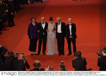 69. Festival de Cannes: The Dancer - La Danseuse Filmpremiere 207600 Serge Arnal Starface 2016-05-13 Cannes France 69ème Festival International du Film. Montée des marches du film La Danseuse et I, Daniel Blake . 69th Annual Cannes Film Festival. Red Carpet of the movie La Danseuse and I, Daniel Blake Loach, Ken; O Brien, Rebecca; Laverty, Paul; Johns, Dave; Squires, Hayley  Copyright: xSergexArnalx xStarfacex STAR_207600_012