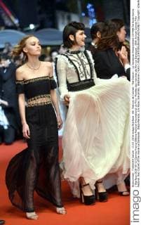 69. Festival de Cannes: The Dancer - La Danseuse Filmpremiere 207598 De Rosa-Garcia Starface 2016-05-13 Cannes France 69ème Festival International du Film. Montée des marches du film La Danseuse . 69th Annual Cannes Film Festival. Red Carpet of the movie La Danseuse . Depp-Paradis, Lily Rose; Sokolinski, Stéphanie ( SoKo )  Copyright: xDexRosa-Garciax xStarfacex STAR_207598_007