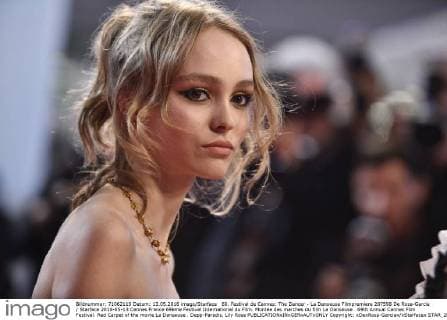69. Festival de Cannes: The Dancer - La Danseuse Filmpremiere 207598 De Rosa-Garcia Starface 2016-05-13 Cannes France 69ème Festival International du Film. Montée des marches du film La Danseuse . 69th Annual Cannes Film Festival. Red Carpet of the movie La Danseuse . Depp-Paradis, Lily Rose  Copyright: xDexRosa-Garciax xStarfacex STAR_207598_048