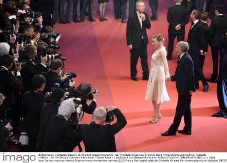 69. Filmfestival Cannes: I, Daniel Blake Filmpremiere Valeria Bruni-Tedeschi CINEMA : 69. Filmfestival Cannes - Red carpet I Daniel Blake - 13 05 2016 LoicThebaud Panoramic 