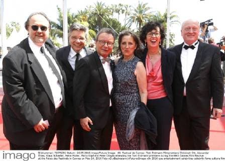69. Festival de Cannes: Toni Erdmann Filmpremiere Christoph Ott, Alexander Thies, Klaus Schaefer, Petra Müller, Maria Köpf and Peter Dinges attending the Toni Erdmann premiere during the 69th Cannes Film Festival at the Palais des Festivals in Cannes on May 14, 2016 Foto:xD.xBedrosianx xFuturexImage