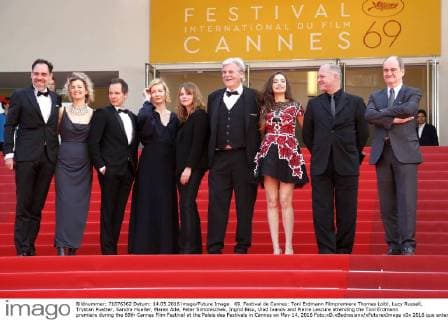 69. Festival de Cannes: Toni Erdmann Filmpremiere Thomas Loibl, Lucy Russell, Trystan Puetter, Sandra Hueller, Maren Ade, Peter Simonischek, Ingrid Bisu, Vlad Ivanov and Pierre Lescure attending the Toni Erdmann premiere during the 69th Cannes Film Festival at the Palais des Festivals in Cannes on May 14, 2016 Foto:xD.xBedrosianx xFuturexImage