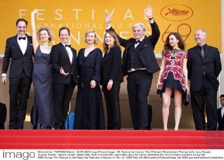69. Festival de Cannes: Toni Erdmann Filmpremiere Thomas Loibl, Lucy Russell, Trystan Puetter, Sandra Hueller, Maren Ade, Peter Simonischek, Ingrid Bisu and Vlad Ivanov attending the Toni Erdmann premiere during the 69th Cannes Film Festival at the Palais des Festivals in Cannes on May 14, 2016 Foto:xD.xBedrosianx xFuturexImage