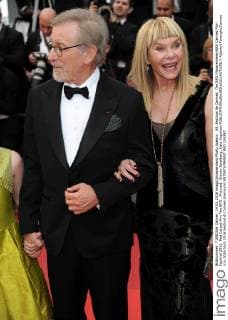 69. Festival de Cannes: The BFG Filmpremiere 69th Cannes Film Festival 2016, Red Carpet film The BFG . Pictured: Steven Spielberg, Cate Kapshaw  AlbertoxTerenghi Cannes