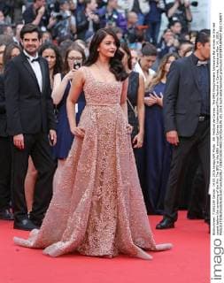 69. Festival de Cannes: The BFG Filmpremiere Aishwarya Rai arrives on the red carpet before the screening of the film The BFG at the 69th annual Cannes International Film Festival in Cannes, France on May 14, 2016.  CAN20160514802 DAVIDxSILPA