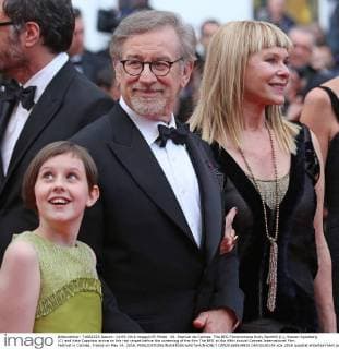 69. Festival de Cannes: The BFG Filmpremiere Ruby Barnhill (L), Steven Spielberg (C) and Kate Capshaw arrive on the red carpet before the screening of the film The BFG at the 69th annual Cannes International Film Festival in Cannes, France on May 14, 2016.  CAN20160514810 DAVIDxSILPA