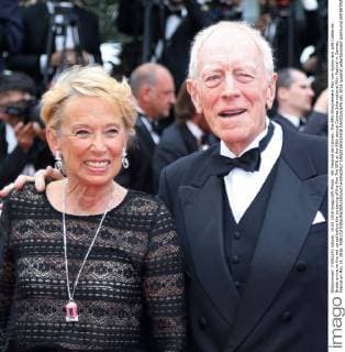 69. Festival de Cannes: The BFG Filmpremiere Max Von Sydow and wife Catherine Brelet arrive on the red carpet before the screening of the film The BFG at the 69th annual Cannes International Film Festival in Cannes, France on May 14, 2016.  CAN20160514838 DAVIDxSILPA